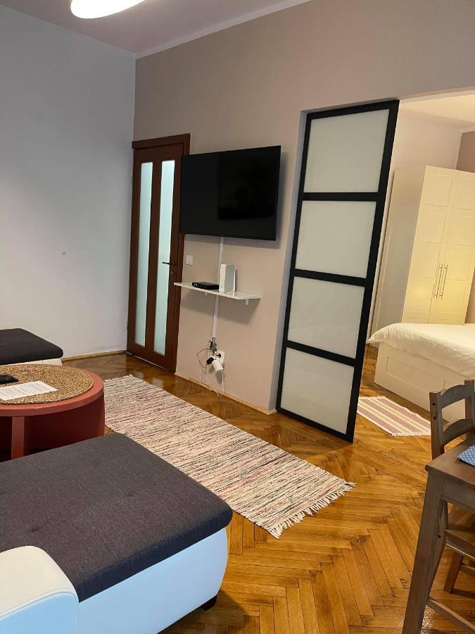 Interbellic Flat Lejlighed Bukarest Eksteriør billede